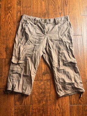 Style & Co. Women's Cargo Capris in Taupe